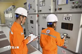Sản lượng tiêu thụ điện trên toàn quốc tiếp tục lập kỷ lục mới. (Nguồn: TTXVN)