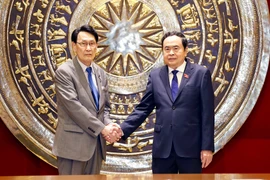 Chủ tịch Quốc hội Trần Thanh Mẫn tiếp ông Tokai Kisaburo, Hạ Nghị sỹ, Trưởng Ban Nghiên cứu chính sách Đảng Dân chủ Tự do Nhật Bản (LDP). (Ảnh: Doãn Tấn/TTXVN)