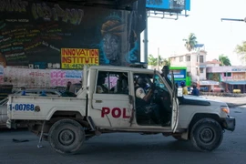 Cảnh sát Haiti gác tại thủ đô Port-au-Prince ngày 6/3. (Ảnh: AFP/TTXVN)