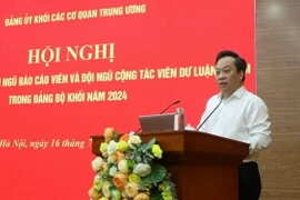 Phó Bí thư Đảng ủy Khối các cơ quan Trung ương Đỗ Việt Hà phát biểu tại Hội nghị. (Ảnh: TTXVN phát)