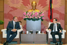 Chủ tịch Quốc hội Trần Thanh Mẫn tiếp Phó Chủ tịch Duma Quốc gia Nga Tolstoy Petr Olegovich sang dự Quốc tang Tổng Bí thư Nguyễn Phú Trọng. (Ảnh: Trọng Đức/TTXVN)
