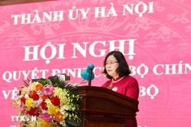 Tân Bí thư Thành ủy Hà Nội Bùi Thị Minh Hoài phát biểu. (Ảnh: Doãn Tấn/TTXVN)
