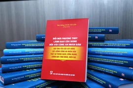 Cuốn sách 'Đổi mới phương thức lãnh đạo của Đảng đối với Công an Nhân dân đáp ứng yêu cầu xây dựng lực lượng Công an Nhân dân thật sự trong sạch, vững mạnh, chính quy, tinh nhuệ, hiện đại.' (Nguồn: Bộ Công an)