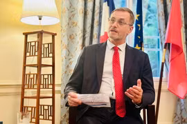 Đại sứ Đặc mệnh toàn quyền Cộng hòa Pháp tại Việt Nam Olivier Brochet. (Ảnh: Việt Đức/TTXVN)