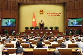 Phó Chủ tịch Quốc hội Trần Quang Phương điều hành phiên họp. (Ảnh: An Đăng/TTXVN)