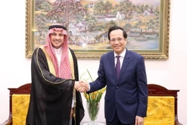 Bộ trưởng Bộ Lao động, Thương binh và Xã hội Đào Ngọc Dung tiếp Đại sứ Saudi Arabia tại Việt Nam Mohammed Ismaeil A. Dahlwy. (Nguồn: Bộ Lao động, Thương binh và Xã hội)