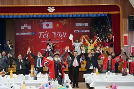 Không khí đầm ấm Tết Việt tại Hiroshima, Nhật Bản. (Ảnh: Phạm Tuân/TTXVN)