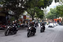 Một đợt ra quân của Công an thành phố Hà Nội. (Ảnh: Phạm Kiên/TTXVN)