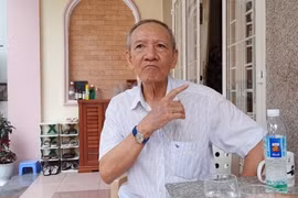 Ông Lê Văn Thiện, 41 năm tuổi Đảng, bày tỏ tâm đắc về việc chuẩn bị nhân sự cho Đại hội XIV của Đảng. (Ảnh: Dương Chí Tưởng/TTXVN)