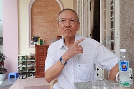 Ông Lê Văn Thiện, 41 năm tuổi Đảng, bày tỏ tâm đắc về việc chuẩn bị nhân sự cho Đại hội XIV của Đảng. (Ảnh: Dương Chí Tưởng/TTXVN)