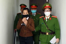 Bị cáo Nguyễn Thị Hà Thành đến phiên tòa xét xử sơ thẩm hồi năm 2022. (Ảnh: Phạm Kiên/TTXVN)