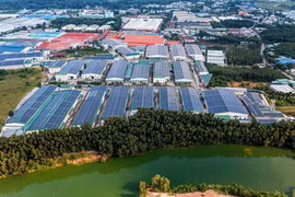 Khu nhà xưởng công nghiệp tại thành phố Tân Uyên, tỉnh Bình Dương. (Ảnh: Hồng Đạt/TTXVN)