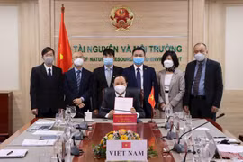 Đoàn Việt Nam thông qua tuyên bố chung cấp Bộ trưởng.