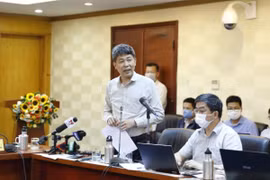 Ông Mai Văn Phấn, Phó Tổng cục trưởng Tổng cục Quản lý đất đai trả lời câu hỏi của phóng viên. (Ảnh: PV/Vietnam+)