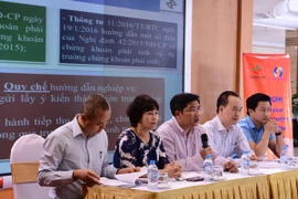 Cơ quan quản lý trao đổi, giải đáp các vấn đề thành viên quan tâm trong quá trình chuẩn bị cho sự ra đời của (Ảnh: HNX)