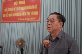 Cử tri đề nghị các ứng cử viên sau khi được trúng cử cần đặc biệt quan tâm đến công tác phòng, chống dịch COVID-19 ở khu vực biên giới, nhất là các chính sách hỗ trợ cho các lực lượng tham gia phòng chống dịch và triển khai đồng bộ, có hiệu quả các chương