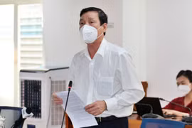 Ông Nguyễn Hữu Hưng, Phó Giám đốc Sở Y tế Thành phố Hồ Chí Minh phát biểu tại họp báo. (Ảnh: Xuân Anh/TTXVN) 