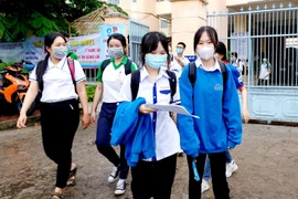 Thí sinh Cần Thơ tham gia Kỳ thi tốt nghiệp THPT 2021 đợt 1. (Ảnh: Thu Hiền/TTXVN)