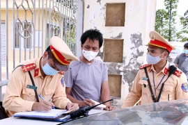 CSGT Hà Nội huy động tối đa lực lượng đảm bảo an toàn cho Ngày hội bầu cử. (Ảnh: Phạm Kiên/TTXVN)