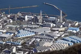 Các bể nước thải có chứa phóng xạ đã qua xử lý tại nhà máy điện hạt nhân Fukushima Daiichi, Nhật Bản, ngày 8/1/2021. (Nguồn: Kyodo/TTXVN)