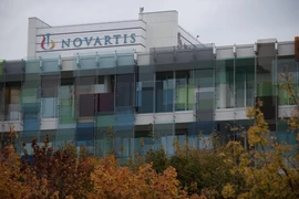 Biểu tượng hãng dược phẩm Novartis tại trụ sở ở Basel, Thụy Sĩ. (Ảnh: AFP/TTXVN)