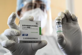 Vaccine ngừa COVID-19 của Sinopharm, Trung Quốc. (Ảnh: AFP/TTXVN)