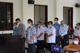 Các bị cáo tại phiên tòa. (Ảnh: Đậu Tất Thành/TTXVN)