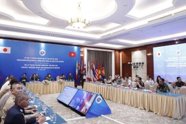 Quang cảnh hội nghị trực tuyến tại điểm cầu Hà Nội. (Ảnh: Dương Giang/TTXVN)