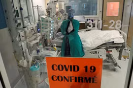 Điều trị bệnh nhân COVID-19 ở thành phố Liege, Bỉ. (Nguồn: Reuters)