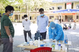 Từ ca F0 đầu tiên là L.P.T, nhiều học sinh và giáo viên trường mầm non Hoa Sen, xã Cam Thủy đã phải đi cách ly tập trung tại Trung tâm Giáo dục nghề nghiệp - Giáo dục thường xuyên huyện Cam Lộ. (Ảnh: Thanh Thủy/TTXVN)
