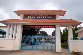 Điểm thi Trường THCS-THPT Đạ Nhim (ảnh chụp sáng 28/7). (Nguồn: baolamdong.vn)