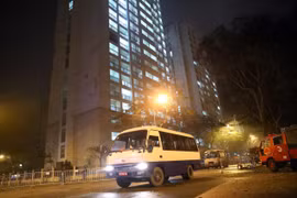 Khu nhà ở cho học sinh, sinh viên Pháp Vân-Tứ Hiệp (quận Hoàng Mai) được trưng dụng làm khu cách ly tập trung, có thể tiếp nhận khoảng 2.000 người. (Ảnh: Huy Hùng/TTXVN)