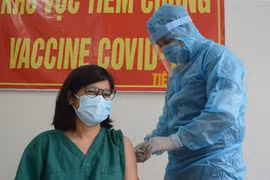 [Video] Lợi ích thực sự của tiêm vaccine phòng COVID-19 là gì?