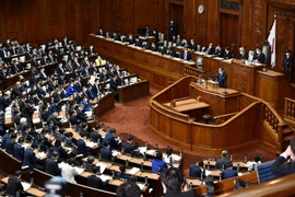 Toàn cảnh phiên họp Quốc hội Nhật Bản ở Tokyo ngày 26/10/2020. (Ảnh: AFP/TTXVN)