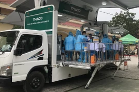 Xe chuyên dụng phục vụ tiêm chủng lưu động cho trẻ em thành phố Cao Bằng. (Ảnh: TTXVN phát)