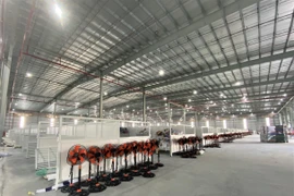 Bệnh viện dã chiến số 2 Bình Dương đã lắp xong 5.000 giường sẵn sàng tiếp nhận bệnh nhân COVID-19. (Ảnh: Chí Tưởng/TTXVN)