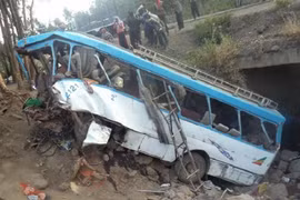 Hiện trường một vụ tai nạn xe buýt tại Ethiopia. (Nguồn: africanews.com)