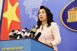 Người phát ngôn Bộ Ngoại giao Lê Thị Thu Hằng trả lời câu hỏi của phóng viên các cơ quan thông tấn, báo chí trong nước và quốc tế. (Ảnh: Lâm Khánh/TTXVN)