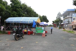 Bảo vệ “vùng xanh” ở phường Mỹ Phú, thành phố Cao Lãnh, Đồng Tháp. (Ảnh: Nguyễn Văn Trí/TTXVN)