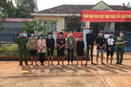 Các đối tượng bị bắt giữ. (Ảnh: TTXVN phát)