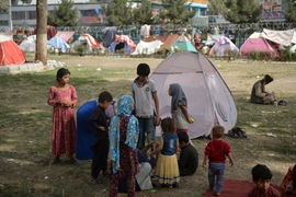 Người tị nạn dựng lều tạm tại Kabul, Afghanistan ngày 11/9/2021. (Ảnh: THX/TTXVN)