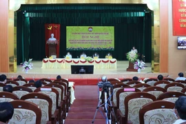 Quang cảnh buổi tiếp xúc cử tri tại Hưng Yên. (Ảnh: Đinh Tuấn/TTXVN)