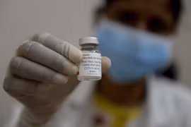 Vaccine ngừa COVID-19 Covaxin của Ấn Độ. (Ảnh: AFP/TTXVN)