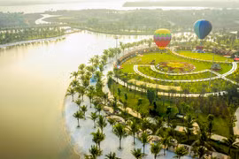 Các đại đô thị mang thương hiệu Vinhomes trong đó có Vinhomes Smart City đang trở thành điểm đến của công dân toàn cầu lưu trú tại Việt Nam nhờ chuẩn mực sống tương đương các quốc gia phát triển. 