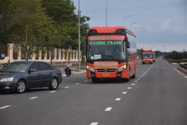 Xe khách Phương Trang đưa miễn phí các công dân Bà Rịa-Vũng Tàu từ TP Hồ Chí Minh trở về. (Ảnh: Đoàn Mạnh Dương/TTXVN)