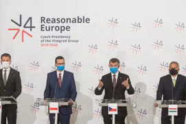 Lãnh đạo 4 nước Visegrad (còn gọi là nhóm V4, gồm CH Séc, Slovakia, Hungary, Ba Lan) tại cuộc họp ở Lednice, CH Séc, ngày 11/6/2020. (Ảnh: AFP/TTXVN)