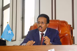 Tổng thống Mohamed Abdullahi tại cuộc họp ở Mogadishu, Somalia. (Ảnh: THX/TTXVN)