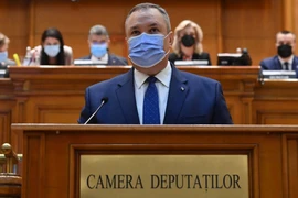 Thủ tướng được chỉ định của Romania Nicolae Ciuca phát biểu trong phiên họp Quốc hội tại Bucharest ngày 25/11/2021. (Ảnh: AFP/TTXVN)