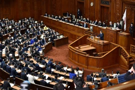 Toàn cảnh phiên họp Quốc hội Nhật Bản ở Tokyo ngày 26/10/2020. (Ảnh: AFP/TTXVN)