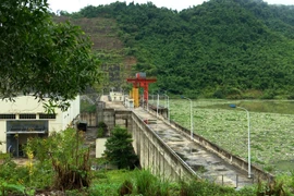 Thủy điện Khe Bố được hoàn thành từ năm 2013 nhưng công tác bồi thường giải phóng mặt bằng khiến người dân bức xúc. (Ảnh: Văn Tý/TTXVN)